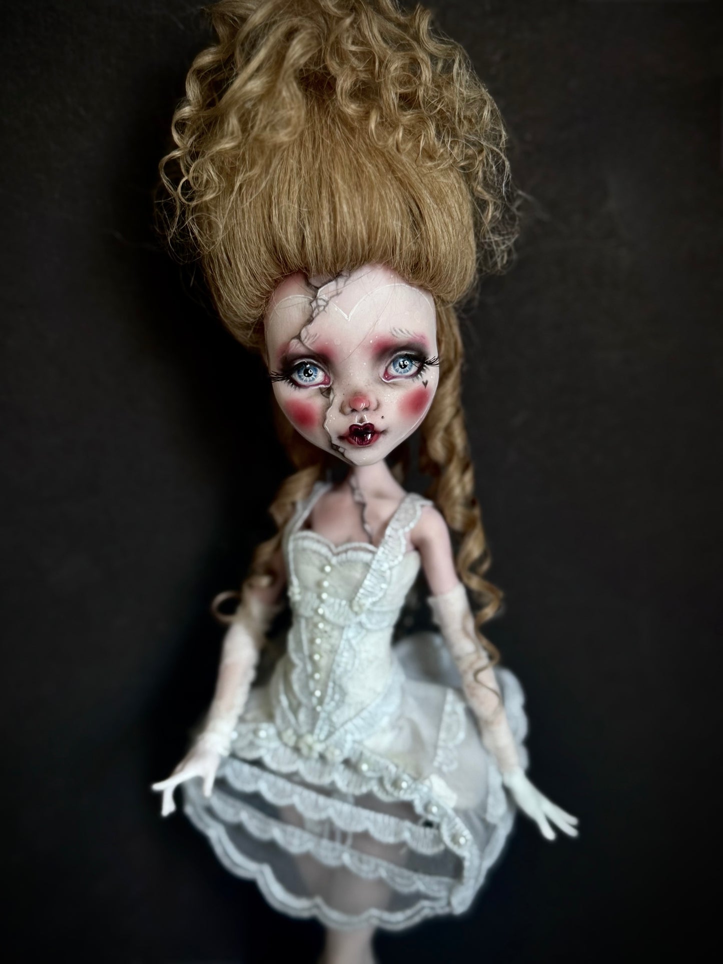 Louise, The Rococó Doll