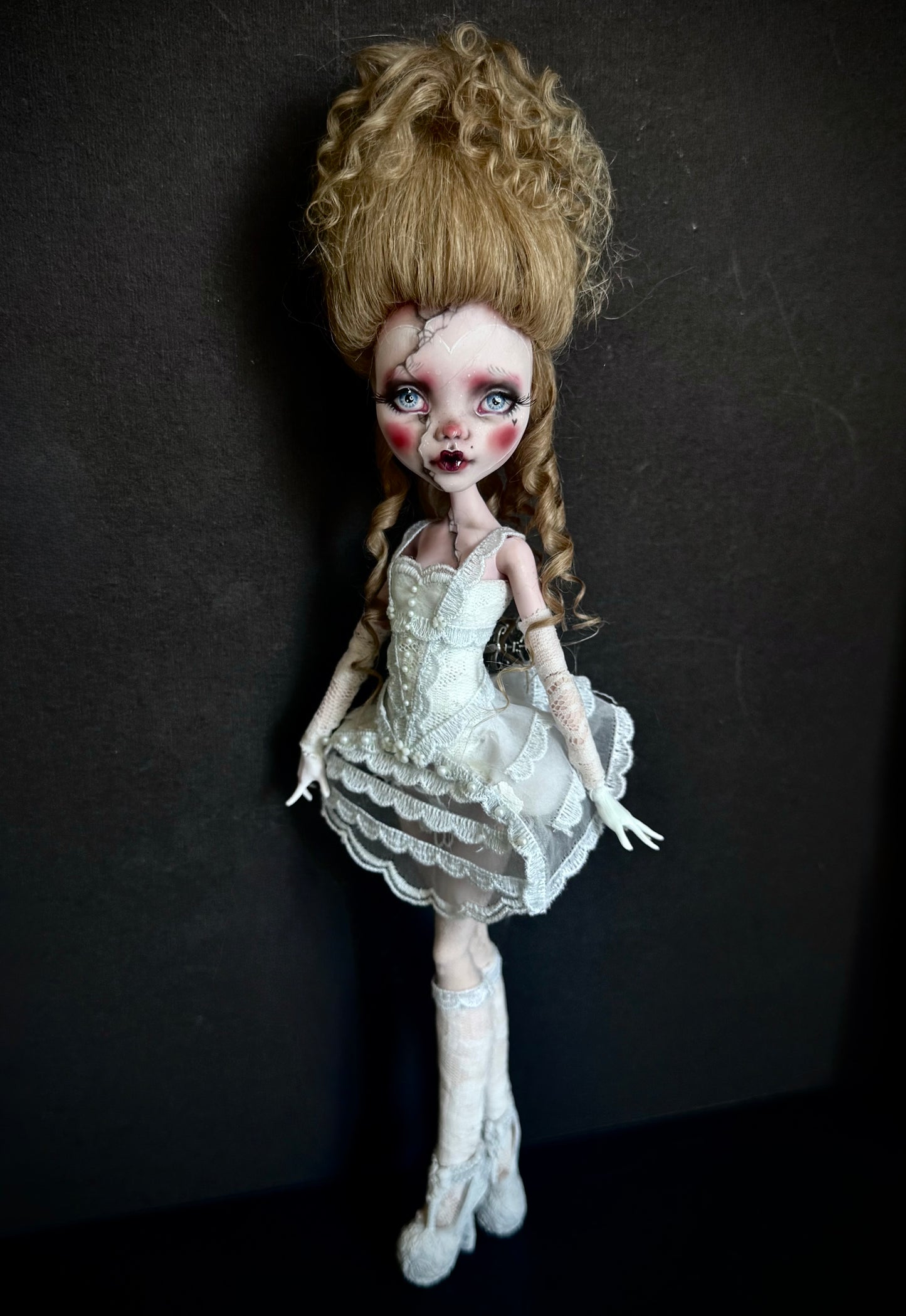 Louise, The Rococó Doll