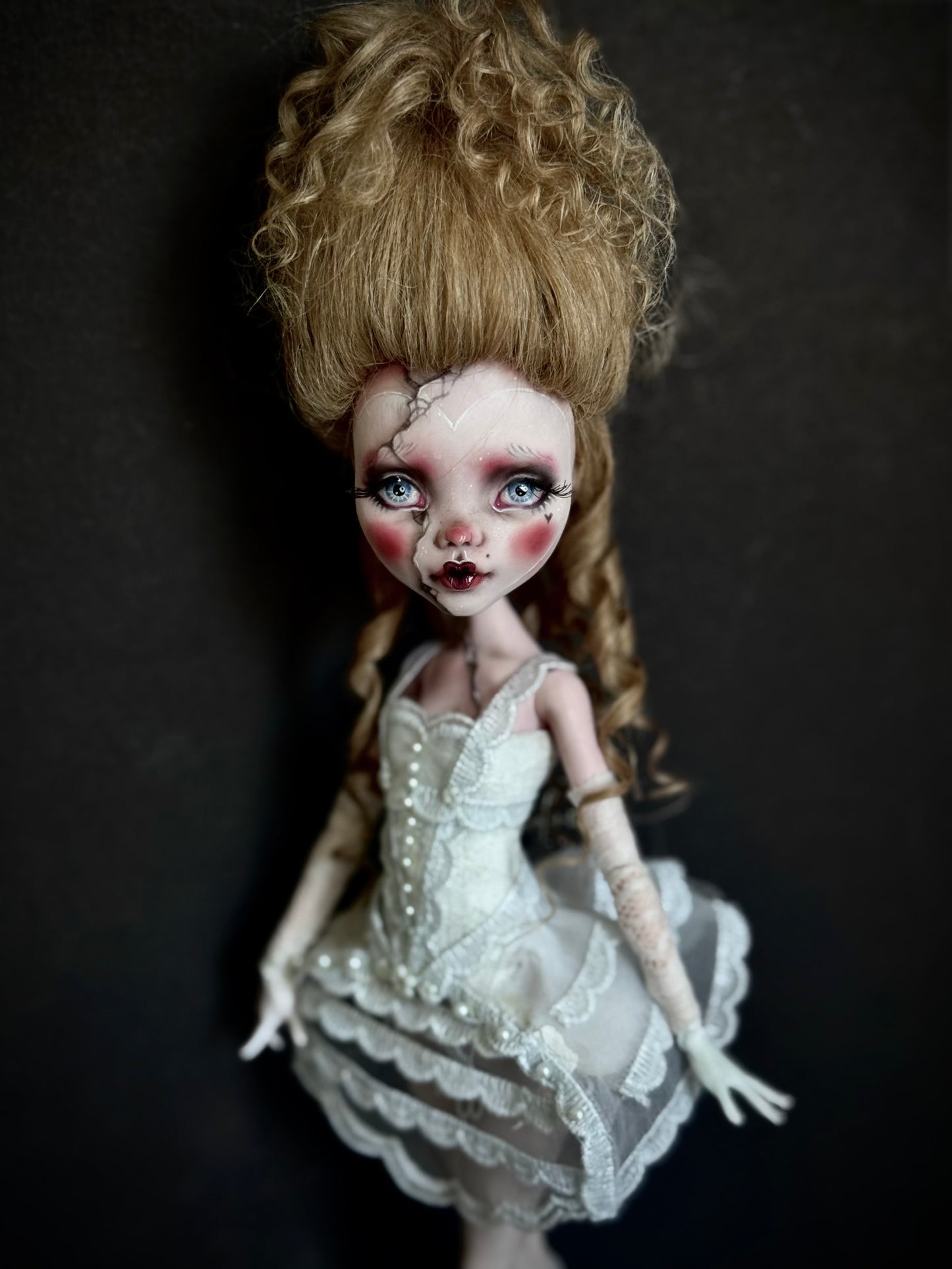 Louise, The Rococó Doll