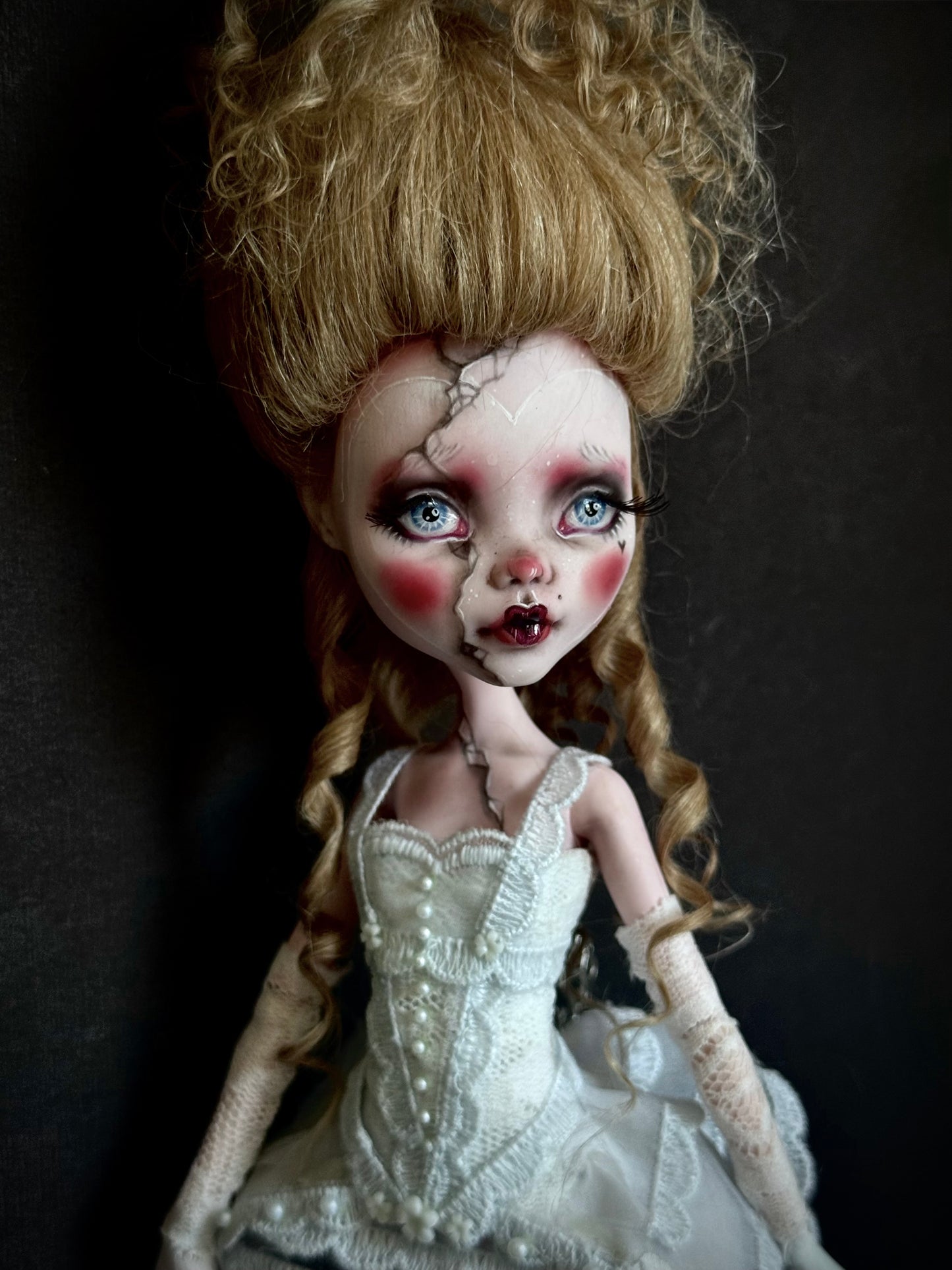 Louise, The Rococó Doll