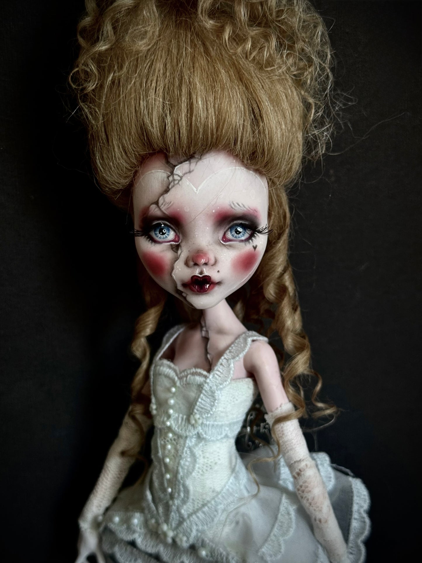 Louise, The Rococó Doll